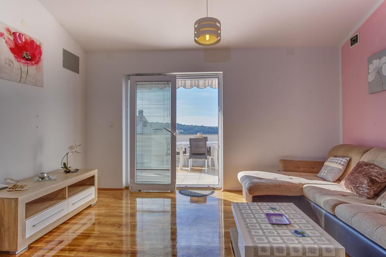 Apartments Zerjav Mali Lošinj Buitenkant foto